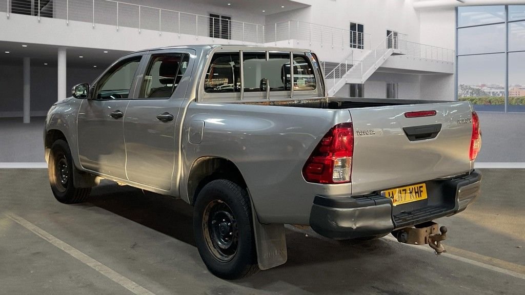 Used Toyota Hilux 2017 for sale - 76950604: Photo 3