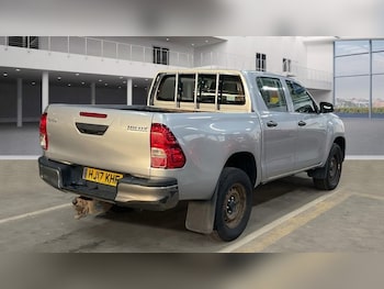 Used Toyota Hilux 2017 for sale - 76950604: Photo