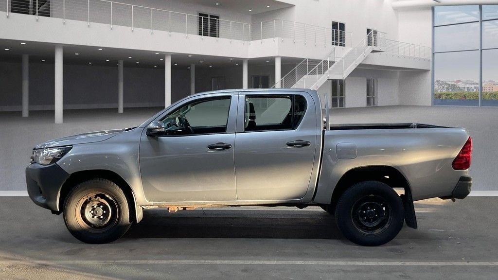 Used Toyota Hilux 2017 for sale - 76950604: Photo 6