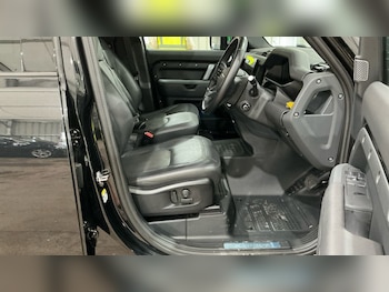 Used Land Rover Defender 2024 for sale - 78996228: Photo