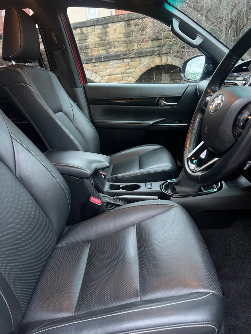 Used Toyota Hilux 2019 for sale - 77048767: Photo 12