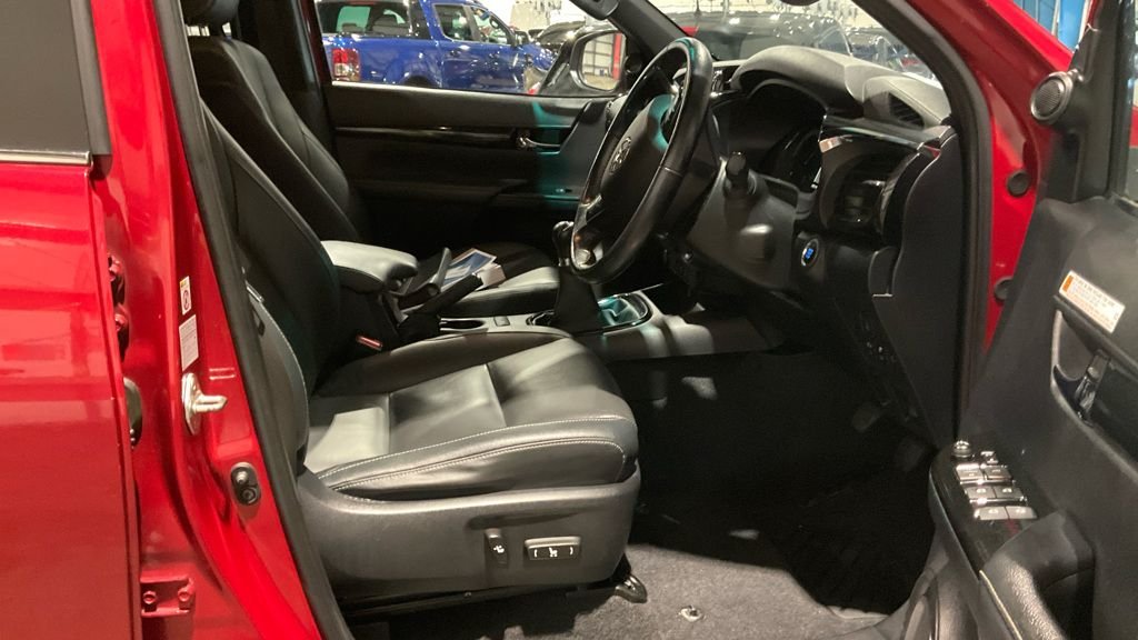 Used Toyota Hilux 2019 for sale - 77048767: Photo 9
