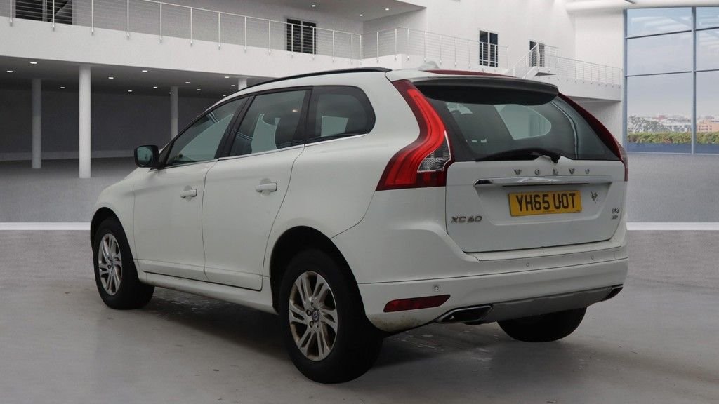 Used Volvo XC60 2015 for sale - 76841199: Photo 3