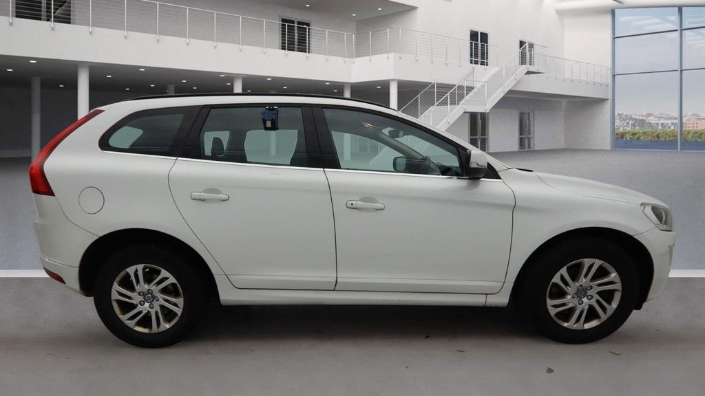 Used Volvo XC60 2015 for sale - 76841199: Photo 5