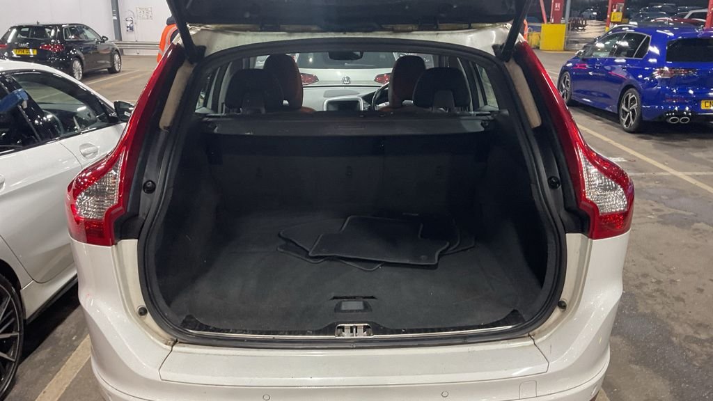 Used Volvo XC60 2015 for sale - 76841199: Photo 7