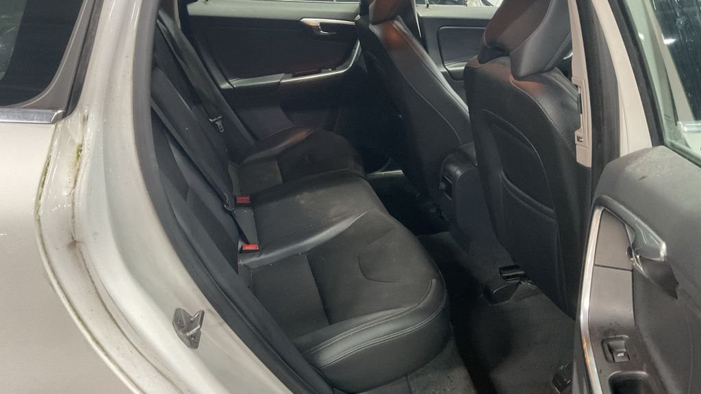 Used Volvo XC60 2015 for sale - 76841199: Photo 8