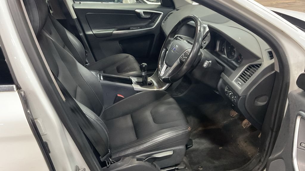 Used Volvo XC60 2015 for sale - 76841199: Photo 9