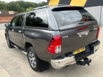 Used Toyota Hilux 2019 for sale - 75654533: Photo
