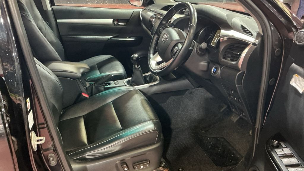 Used Toyota Hilux 2017 for sale - 76454575: Photo 9