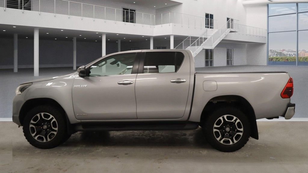 Used Toyota Hilux 2021 for sale - 76950573: Photo 5