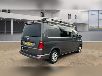 Used Volkswagen Transporter 2018 for sale - 76202934: Photo