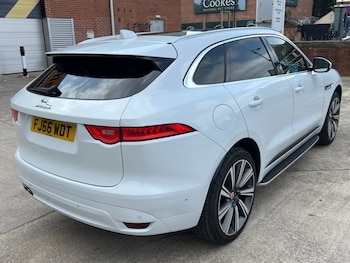 Used Jaguar F-Pace 2016 for sale - 75602450: Photo