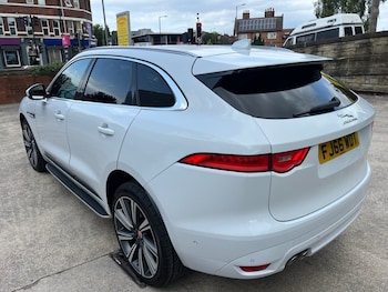 Used Jaguar F-Pace 2016 for sale - 75602450: Photo