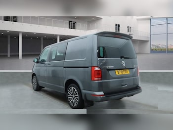 Used Volkswagen Transporter 2018 for sale - 76535944: Photo