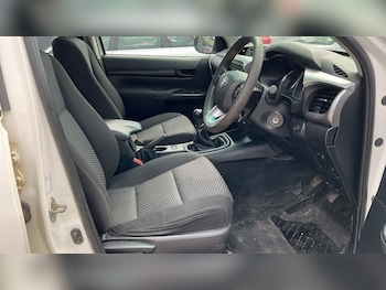 Used Toyota Hilux 2022 for sale - 79327943: Photo