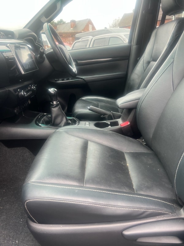 Used Toyota Hilux 2019 for sale - 74467785: Photo 11
