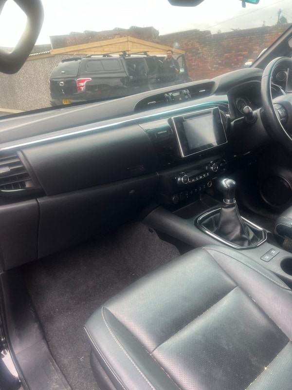 Used Toyota Hilux 2019 for sale - 74467785: Photo 9