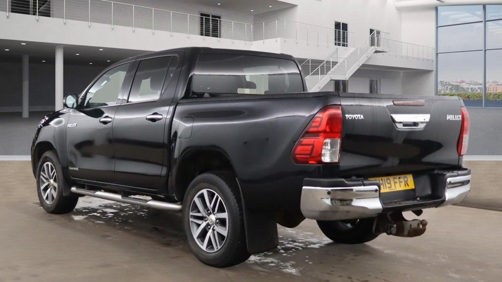 Used Toyota Hilux 2019 for sale - 77232049: Photo 12