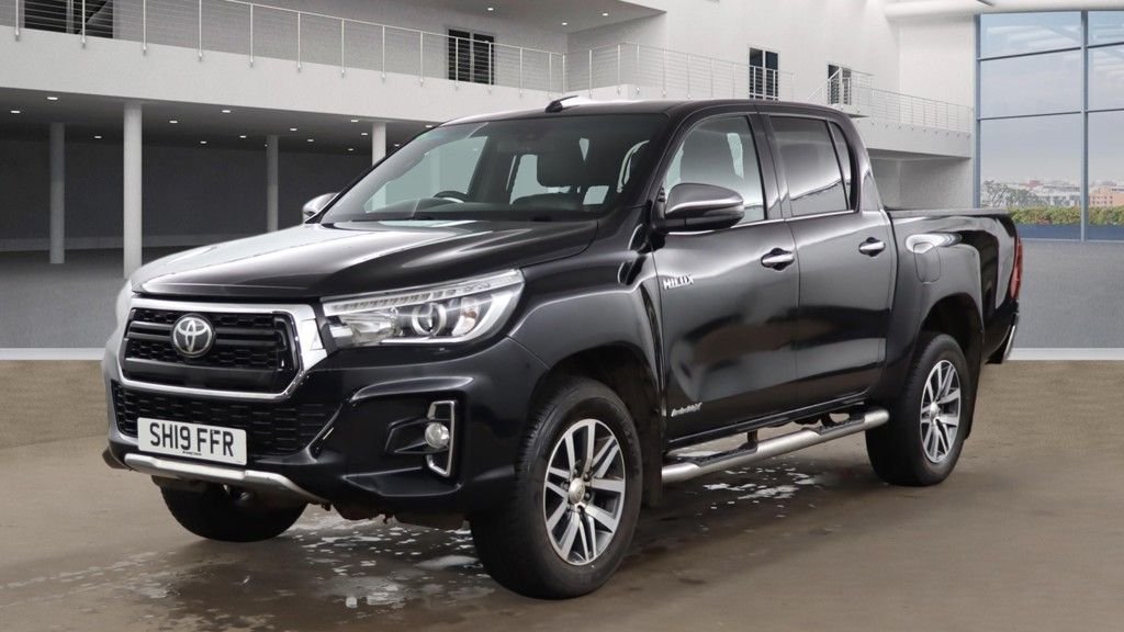 Used Toyota Hilux 2019 for sale - 77232049: Photo 2