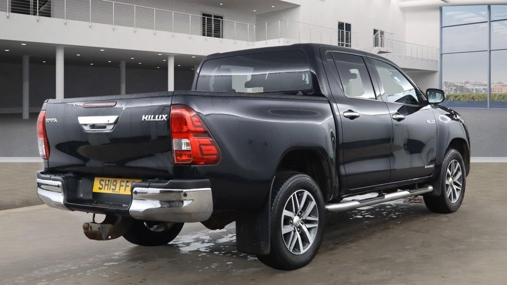 Used Toyota Hilux 2019 for sale - 77232049: Photo 4