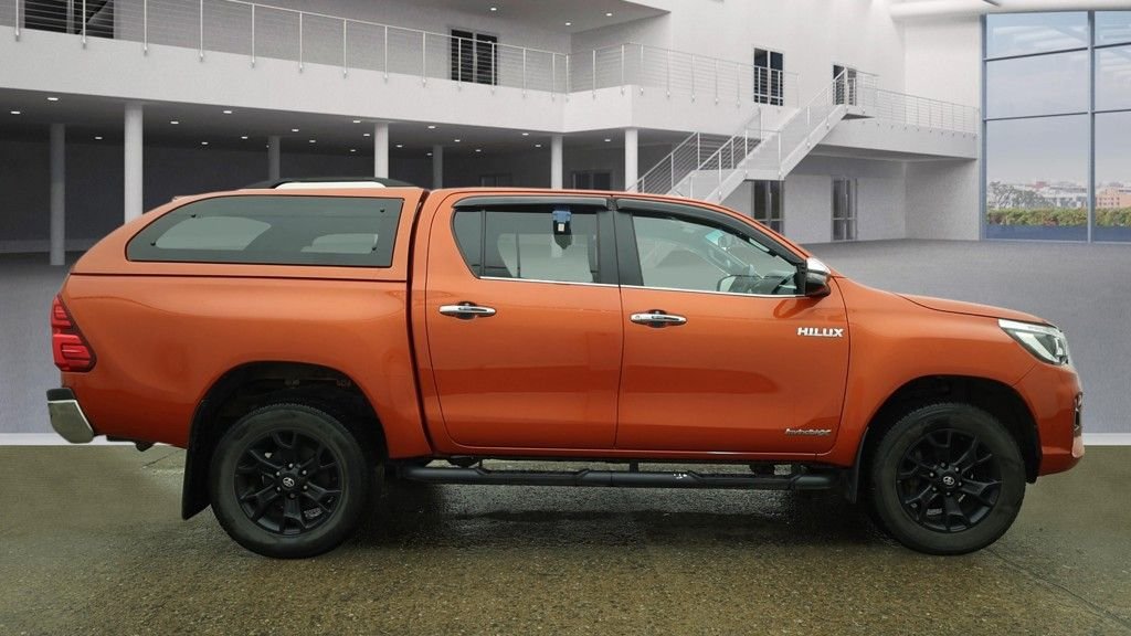 Used Toyota Hilux 2018 for sale - 77780651: Photo 16