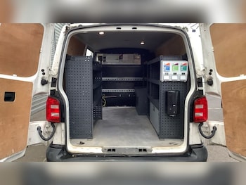 Used Volkswagen Transporter 2017 for sale - 75590613: Photo