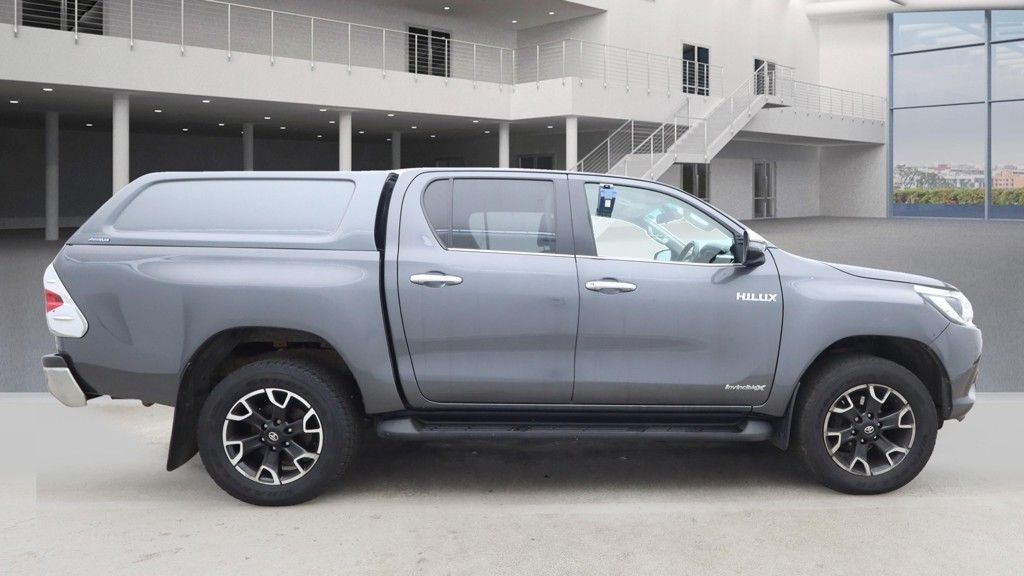 Used Toyota Hilux 2018 for sale - 76535937: Photo 5