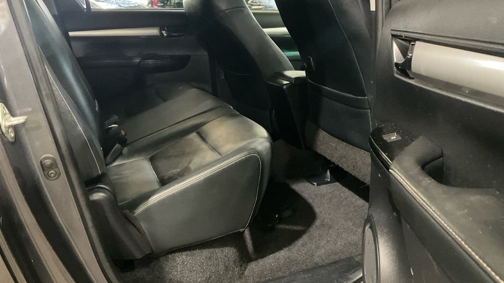 Used Toyota Hilux 2018 for sale - 76535937: Photo 8