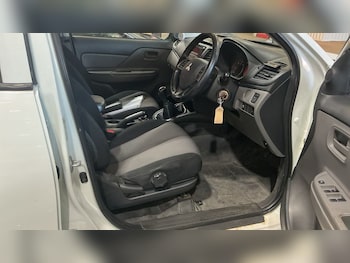 Used Mitsubishi L200 2015 for sale - 79327948: Photo