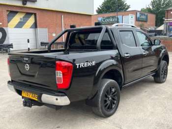 Used Nissan Navara 2017 for sale - 74752617: Photo
