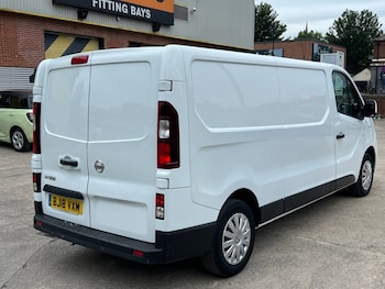 Used Nissan NV300 2018 for sale - 75110875: Photo