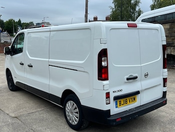 Used Nissan NV300 2018 for sale - 75110875: Photo