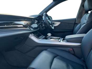 Used Audi Q7 2024 for sale - 74177836: Photo
