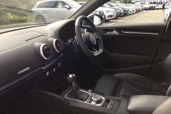 Used Audi RS3 2018 for sale - 76306260: Photo 2
