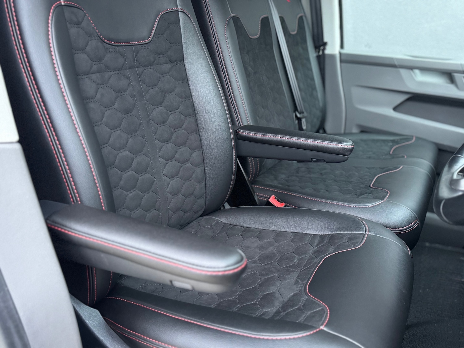 Used Volkswagen Transporter 2021 for sale - 77073261: Photo 3