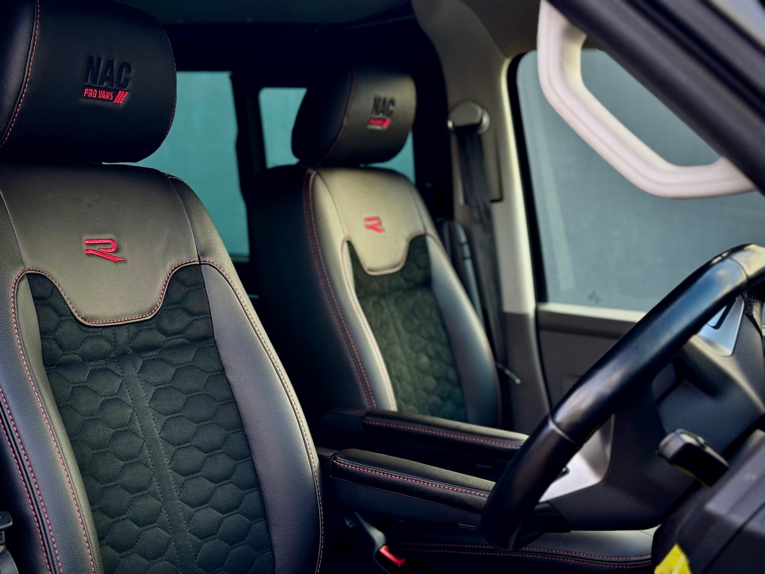 Used Volkswagen Transporter 2021 for sale - 77186397: Photo 2