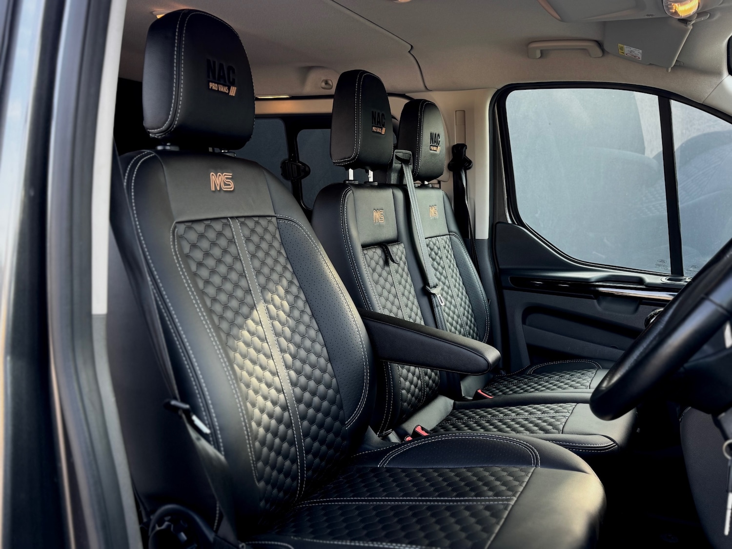 Used Ford Transit Custom 2019 for sale - 76612219: Photo 2