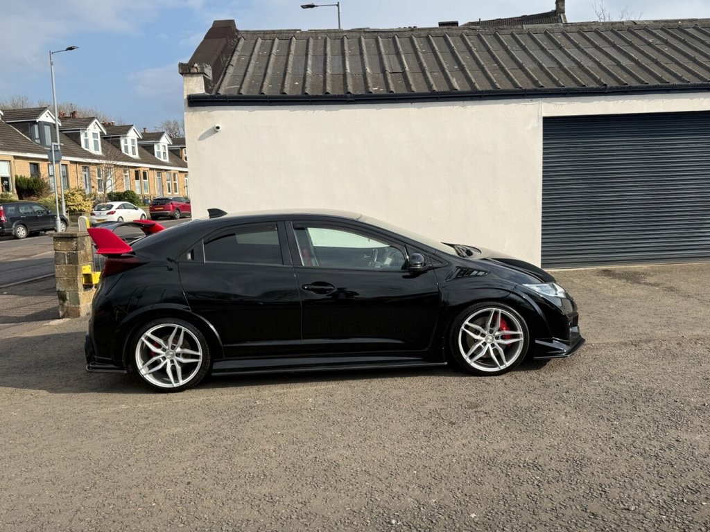 Used Honda Civic 2017 for sale - 78016800: Photo 2