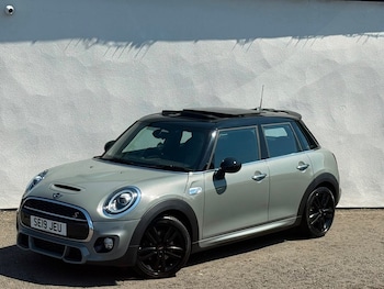 Used MINI Hatch 2019 for sale - 79154686: Photo