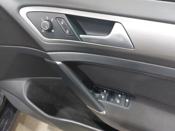 Used Volkswagen Golf 2015 for sale - 76264900: Photo 12