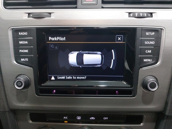 Used Volkswagen Golf 2015 for sale - 76264900: Photo 18