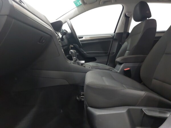 Used Volkswagen Golf 2015 for sale - 76264900: Photo 5