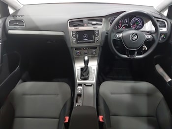 Used Volkswagen Golf 2015 for sale - 76493142: Photo