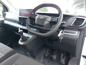 Used Vauxhall Vivaro 2024 for sale - 79407130: Photo