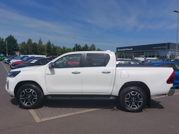 Used Toyota Hilux 2023 for sale - 79311170: Photo