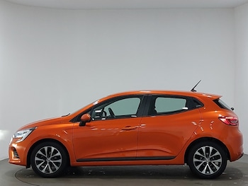 Used Renault Clio 2022 for sale - 75668759: Photo