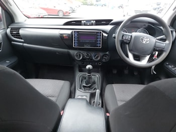 Used Toyota Hilux 2019 for sale - 76315981: Photo 2