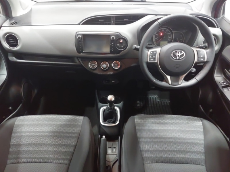 Used Toyota Yaris 2016 for sale - 77881805: Photo 2