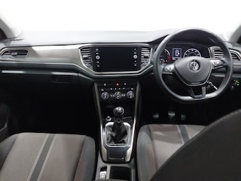Used Volkswagen T-Roc 2018 for sale - 75718710: Photo
