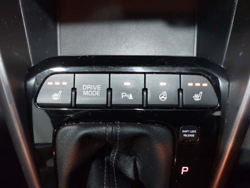 Used Kia Stonic 2021 for sale - 76602437: Photo 17